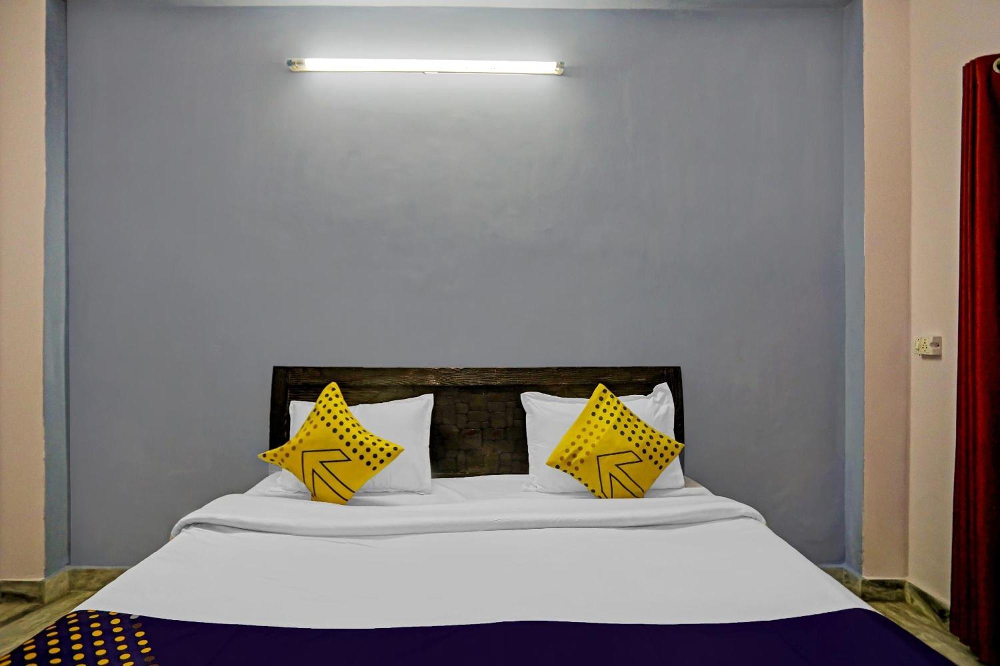 SPOT ON 78763 Raj Hotel Vip Kālkāji Devi Exterior foto