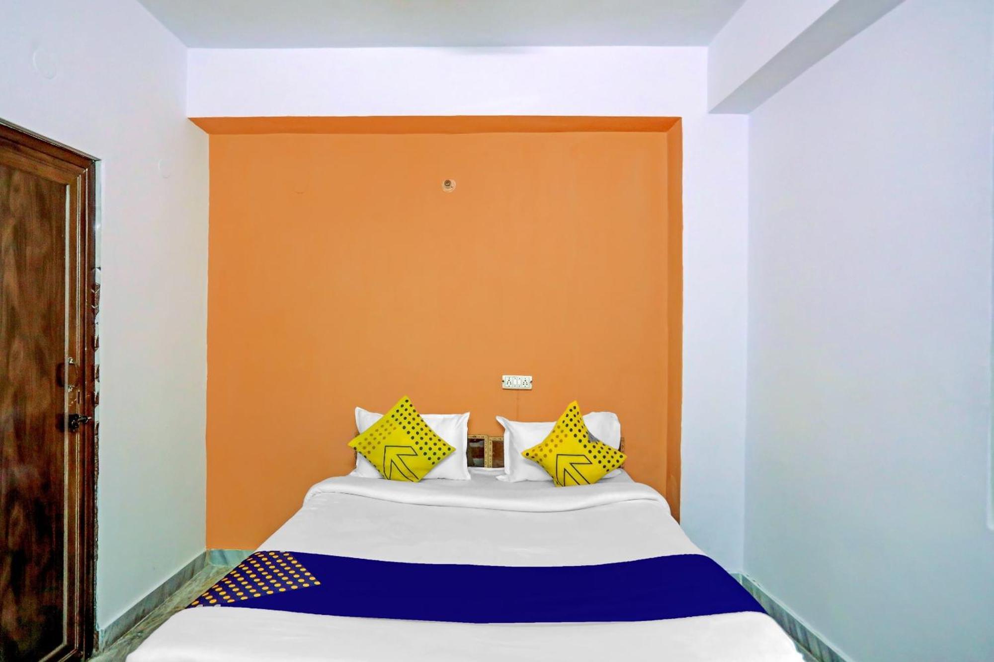 SPOT ON 78763 Raj Hotel Vip Kālkāji Devi Exterior foto