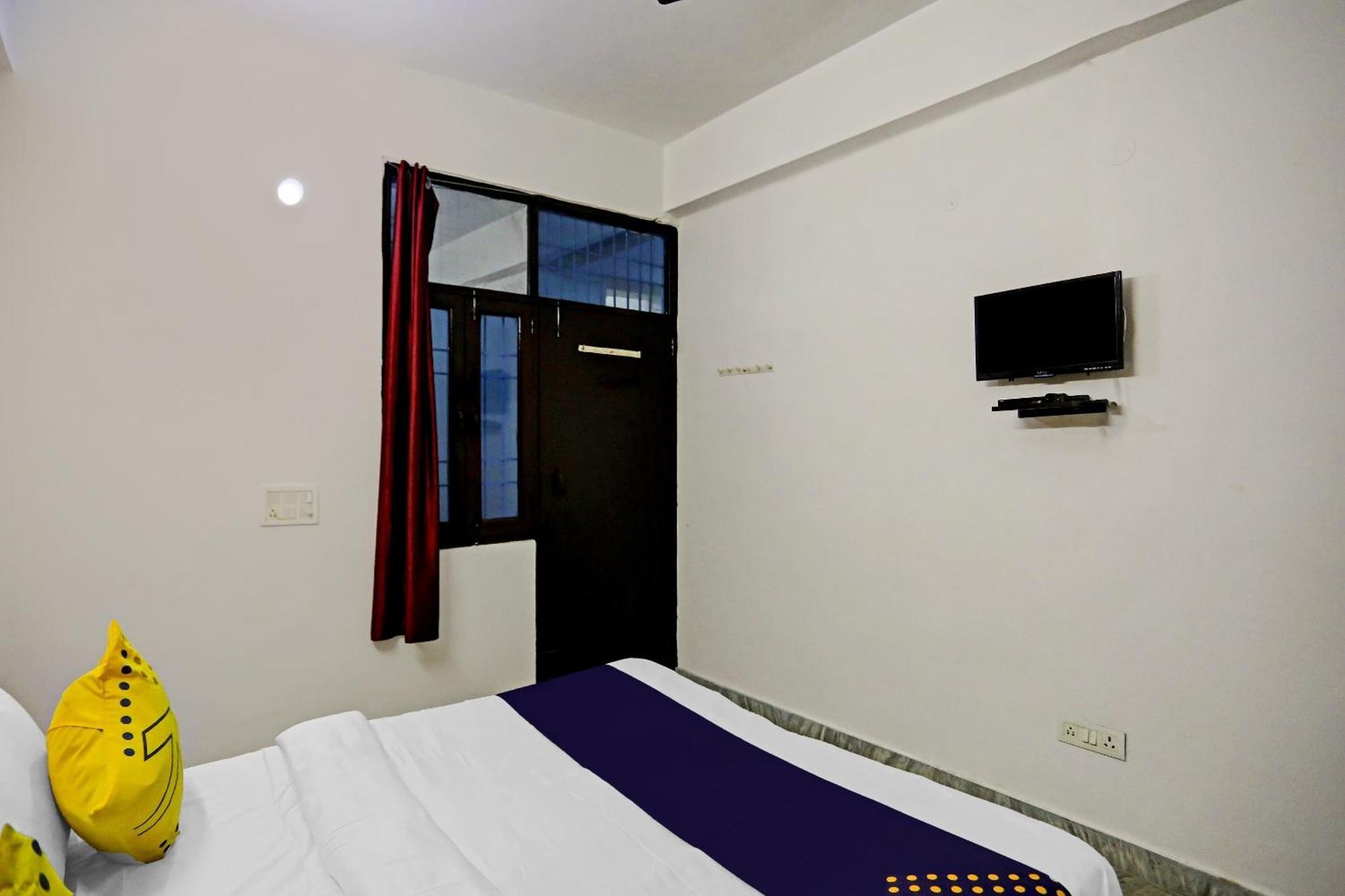 SPOT ON 78763 Raj Hotel Vip Kālkāji Devi Exterior foto