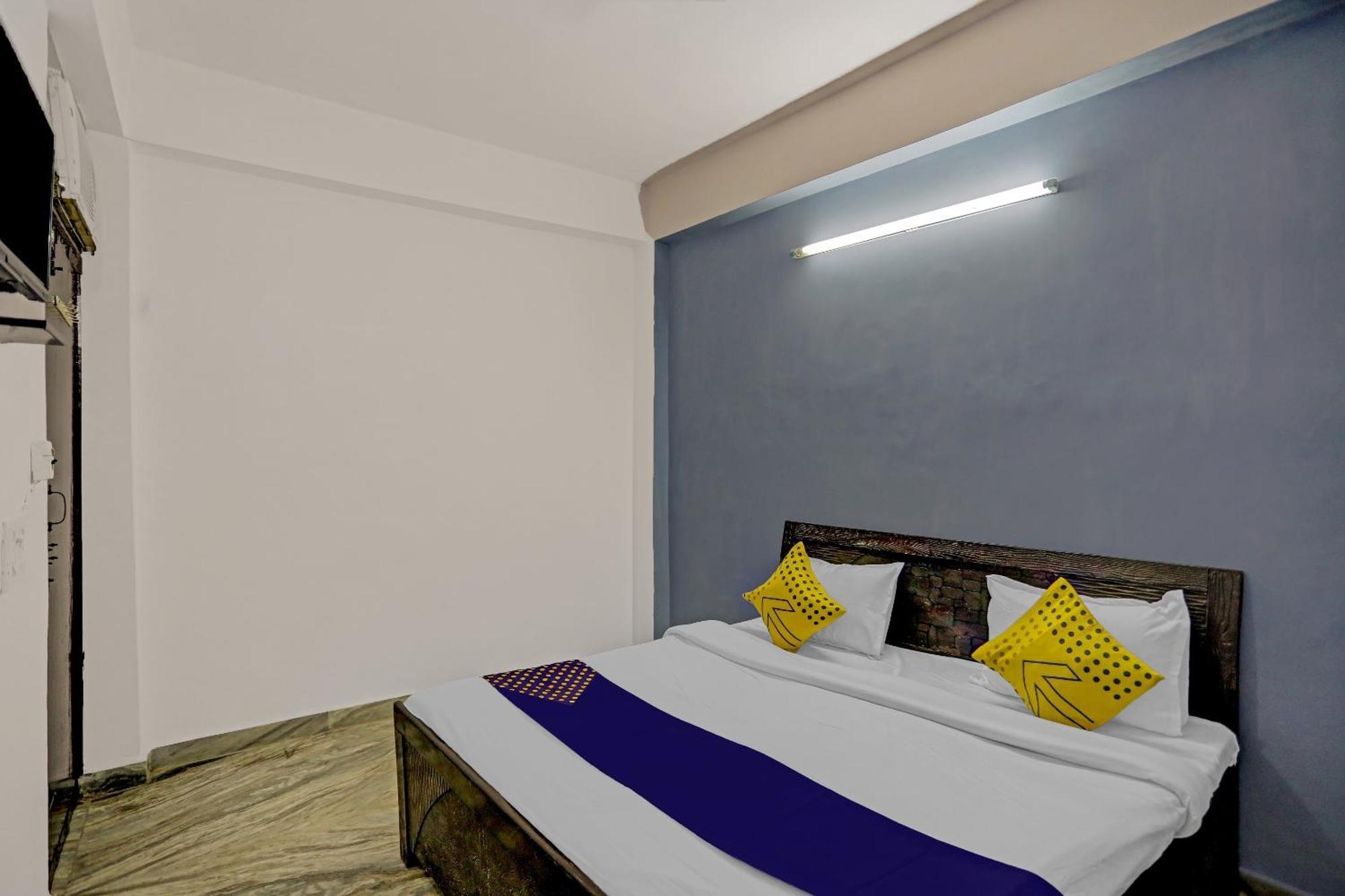 SPOT ON 78763 Raj Hotel Vip Kālkāji Devi Exterior foto
