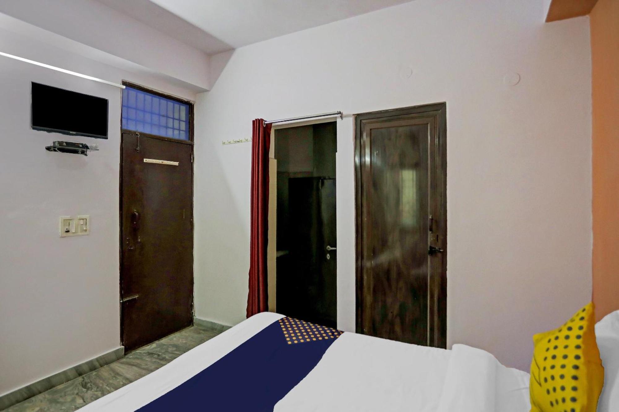 SPOT ON 78763 Raj Hotel Vip Kālkāji Devi Exterior foto